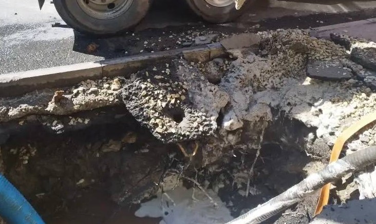 Тысячи саратовцев не дождались воды к утру понедельника